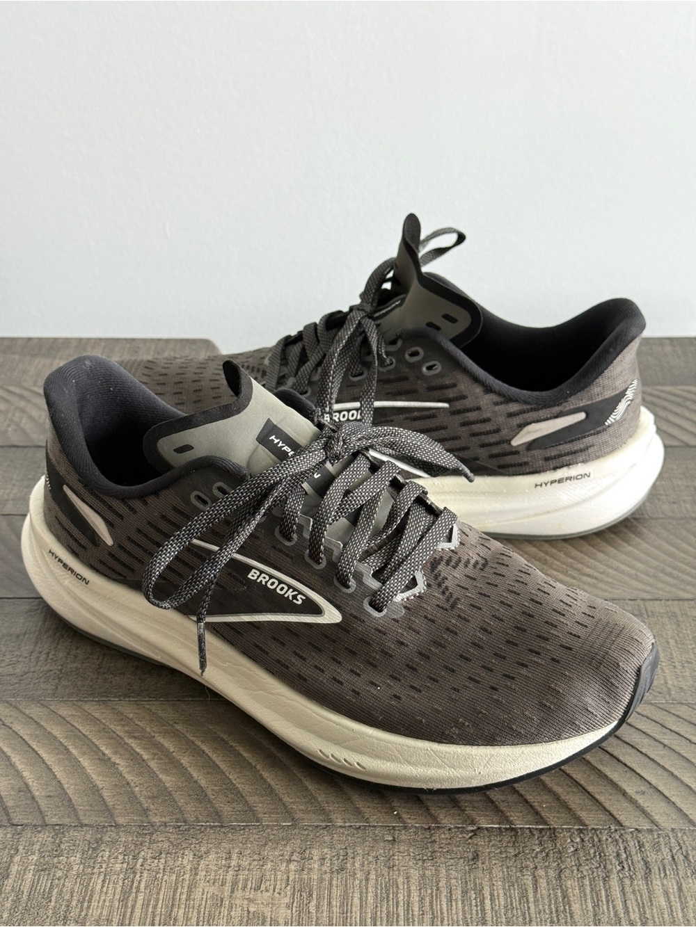 Brooks Men's Hyperion Running Shoes - Gunmetal/Black/White Size 7 D
